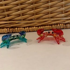 Glass crab figurines